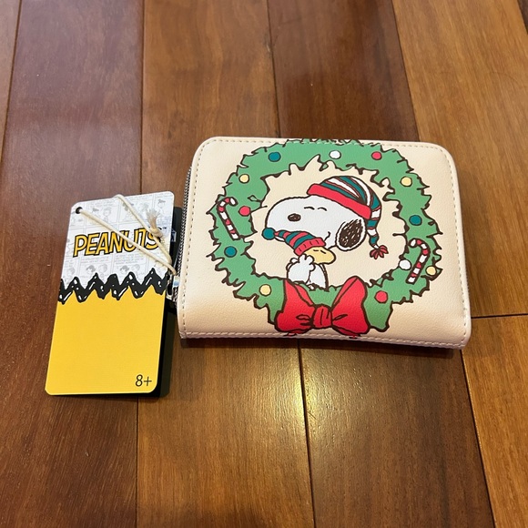 Peanuts Handbags - Loungefly Peanuts Snoopy Woodstock Wreath Mini Zipper Wallet